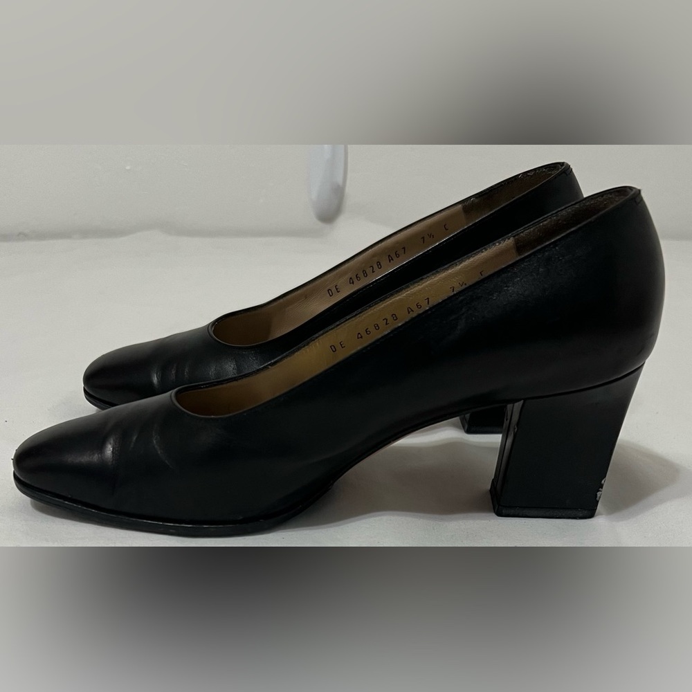 Classic Black Salvatore Ferragamo Leather Square Toe Block Heel Pumps 7.5C - Picture 4 of 10
